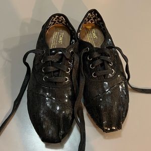 Black Sequin Lace Up Toms 8.5